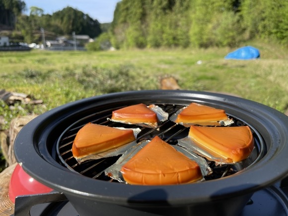 【画像】庶民の貧乏燻製始まるからちょっと来い