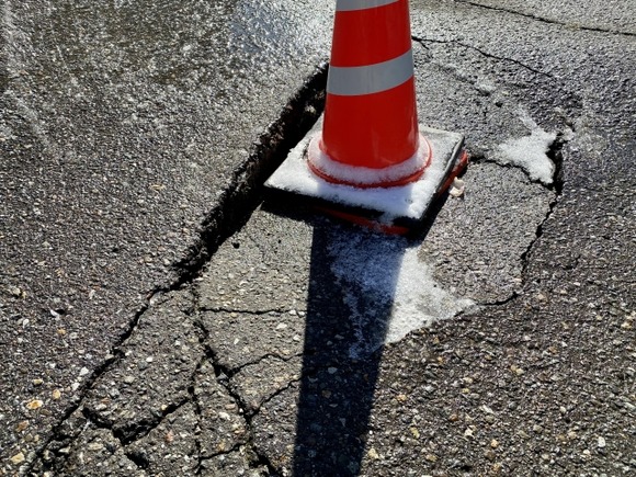 【動画】アメリカ人「地震から身を守るベッドつくった」