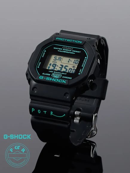 吉田カバンの「POTR」と「G-SHOCK」がコラボ　ターコイズブルーが目を引く一品