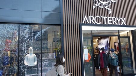 山に登るわけでもないのに「ARC’TERYX」着てる馬鹿はなんなの？