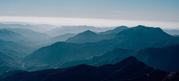 遭難したら山の上に行ったほうがよいのか