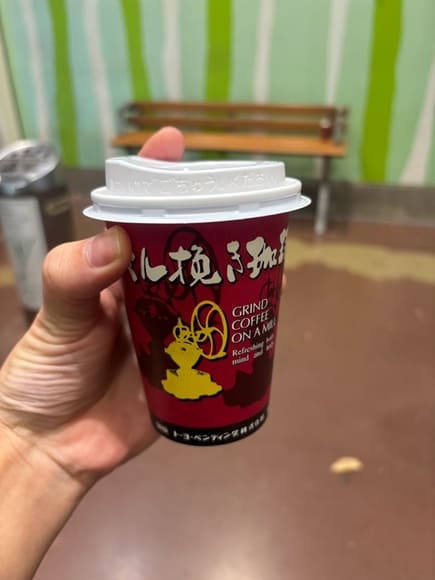 「深夜のSA」に来た…めっちゃ色々あるで