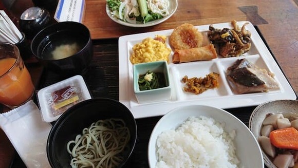 【画像】俺の朝食バイキングのセンス