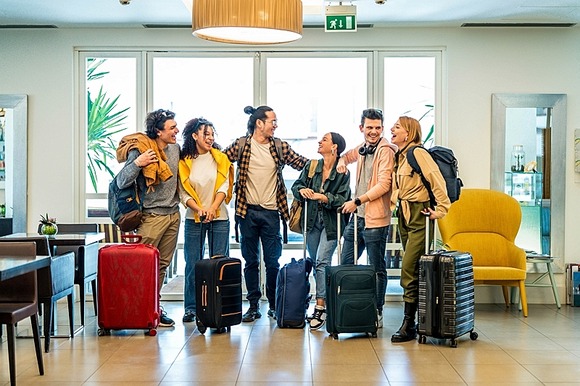 【訪日外国人の旅行消費額】2024年4～6月は前年同期比73.5%増！　1人あたり支出トップはフランスで41万円