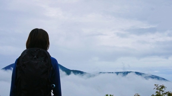 定年退職した爺さん婆さんは平日に登ればいいのに、なんで土日休日に登ろうとすんの？