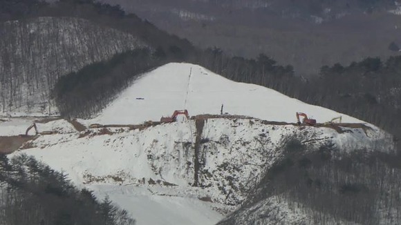 山で進む巨大太陽光発電施設の建設…災害リスクや景観悪化を不安視する住民　福島市が「ノーモア メガソーラー宣言」