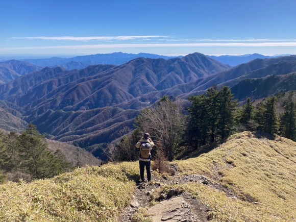 奥多摩は里山から奥深いところ、標高低いのに意外と登りごたえのあるルートがたくさんあって何年通っても飽きない