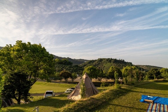 小中学生のときに3泊4日か4泊5日ぐらい山の中のテントで過ごす行事の名前