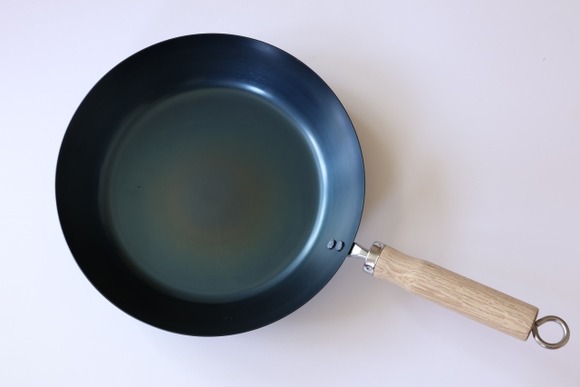 【悲報】 鉄フライパン育ておじさんワイ、悟る