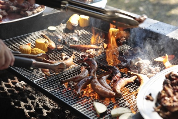 DQN「よーし！BBQして酒も飲んだしいっちょ川で泳いでくっかぁ！」←これなんなの？？？？？