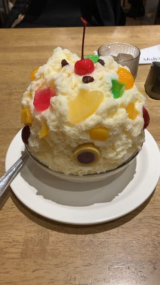 560