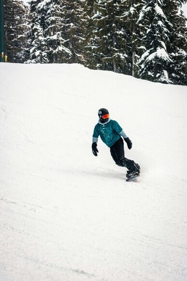 【動画】スキーvsスノボ、どっちが悪いかでコメントが大荒れ中