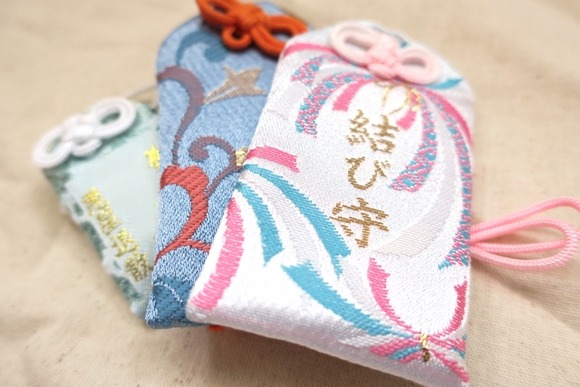 【画像】変なお守り拾った