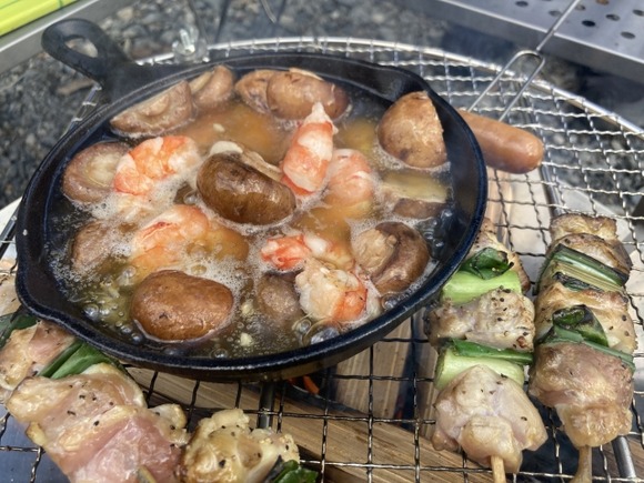 アヒージョさん、マッチする食材が海老くらいしかない....