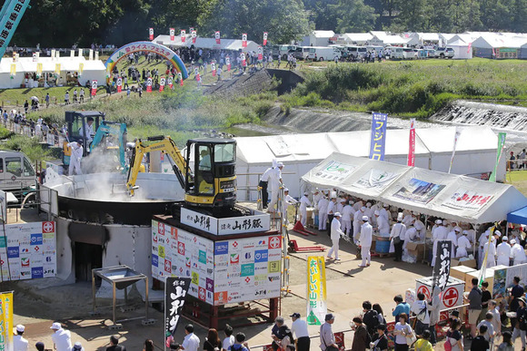 【山形】「日本一の芋煮会フェスティバル」開催！