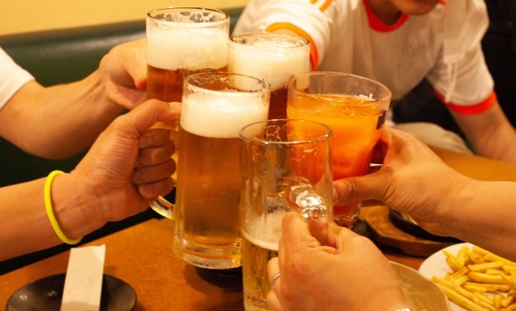 社内イベント「反対派」が47％　　「社員旅行」では300人中146人が「参加したくない」と回答