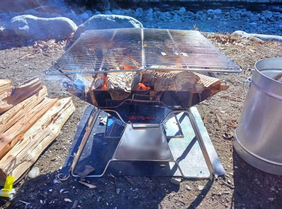 キャンパー「キャンプしたら炭を持って帰れ！炭は自然に還らない！」←おかしくね