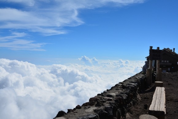 富士登山て休憩時におにぎりとか食べちゃうと消化にエネルギー持ってかれて逆にHPが減るってほんと？