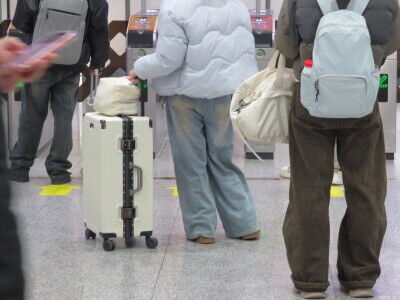 中国人観光客「なぜだ！！なぜ中国人だとすぐにバレてしまうるんだ！！」