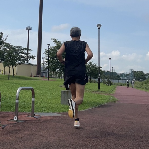 毎日30分ちょっとのランニングやってるけど日に日に膝と股関節の痛みが限界に近づいてる