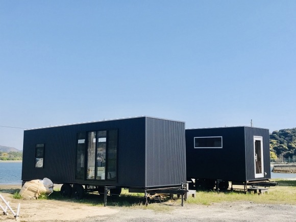 千葉の山の方のクソ安い土地買ってコンテナハウス置いて暮らすスタイルどうかな