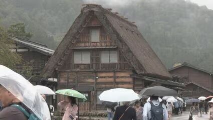 スペイン人観光客「日本は恐ろしい！世界遺産を観光してたら背後からクマに襲われた」