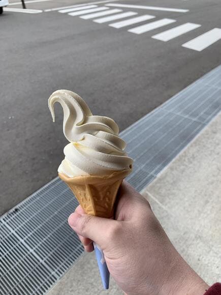 852
