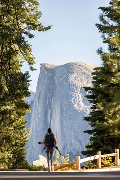 アウトドアブランドのアウターって登山用品店で買うのと公式サイトで買うのどっちがいい？