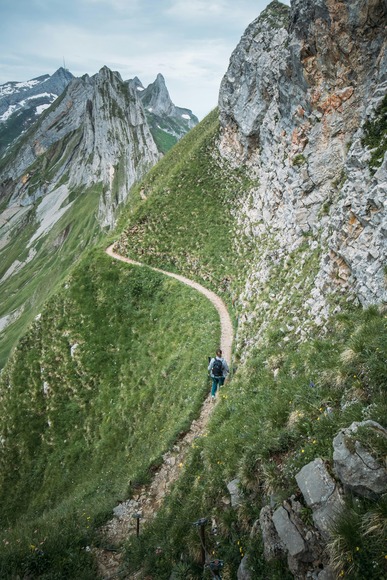rafael-peier-JwZxhSuZ1Ls-unsplash