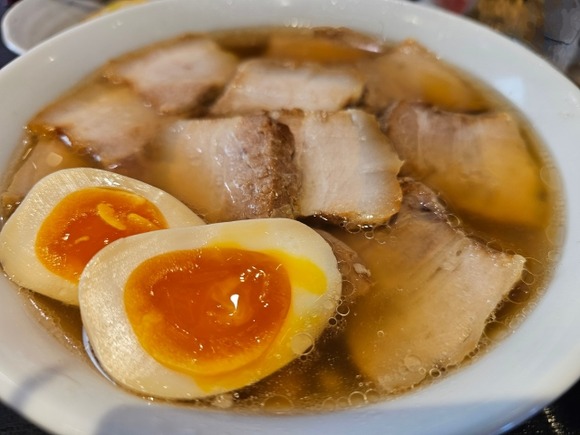 ワイ、片道3時間かけラーメンを食べに行く