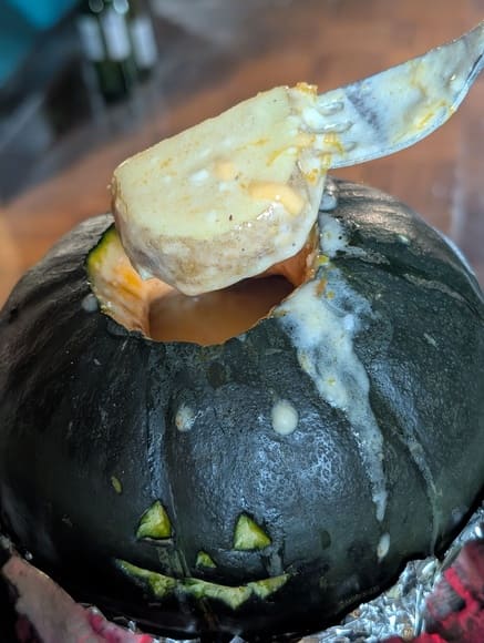 【画像】チーズフォンデュ作るぞ