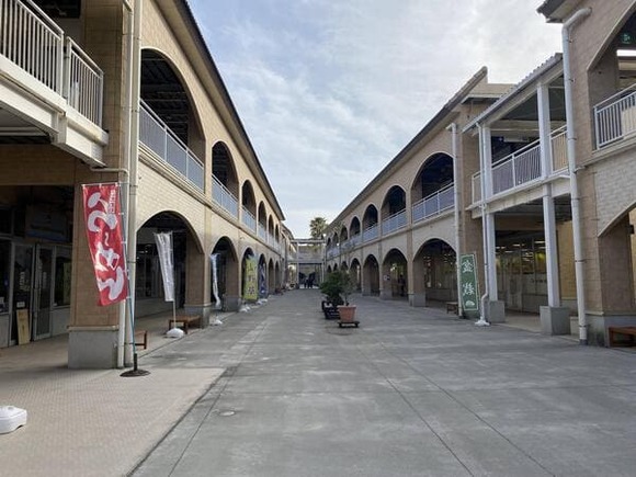 【画像】茨城県が誇る「アウトレット」に来たったｗｗｗｗｗｗｗｗｗｗｗ