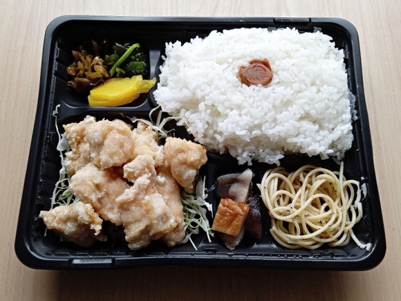 【画像】ラ・ムーの弁当、これだけで僅か300円