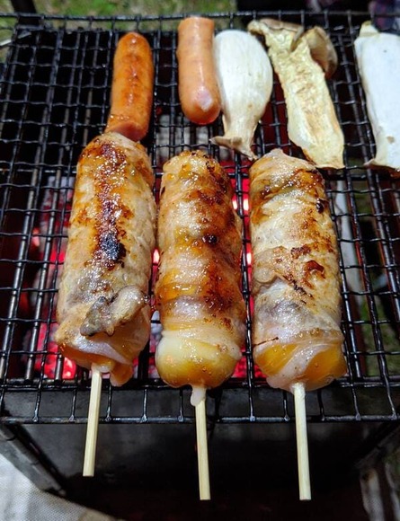 【画像】キャンプなう！みたらし団子の肉巻がたまらなく美味い