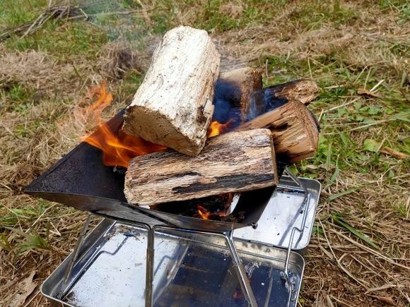 キャンプの焚き火で食べるもの焼き芋くらいしかない