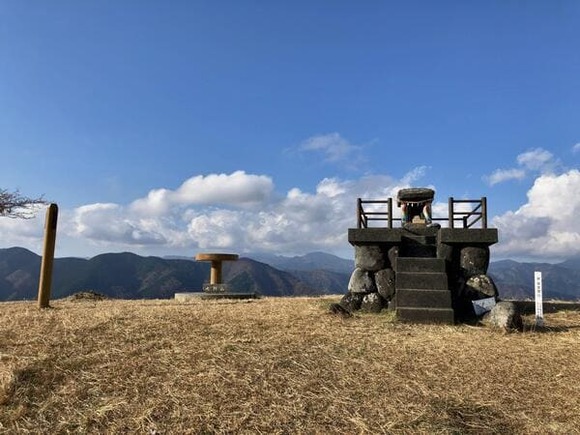 【画像】新松田駅から河村城山と洒水の滝経由で大野山（標高723m）まで歩く
