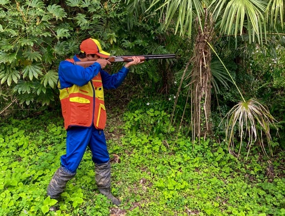 ワイ猟銃所持許者のサンデーハンター、職場でクソほどいじられる