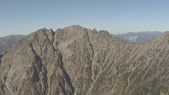 【北アルプス】下山中に祖母と孫が重軽傷…13人の親族パーティーで北穂高岳に登山　73歳祖母が滑落して大けが→孫で8歳女の子も転倒し軽いけが