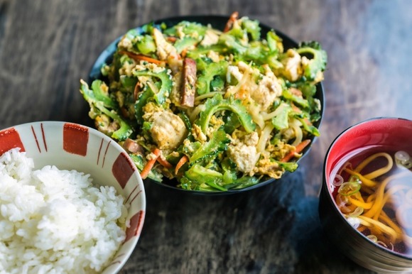 エアプ「沖縄料理はまずい、まずい、とにかくまずい」