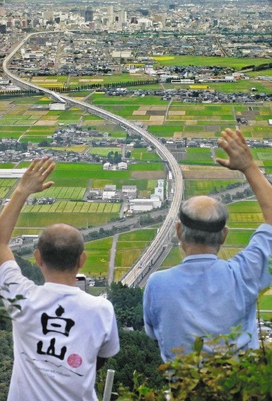 撮り鉄と一線を画す「登り鉄」とは？ 北陸新幹線沿線で見た知られざる素顔
