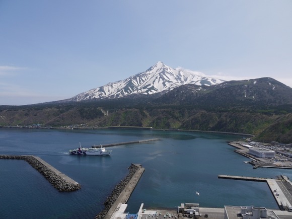 【北海道】雪崩相次ぎ2人死亡…利尻山でバックカントリーツアー中の40代女性　狩場山でスノーモービル中の20代男性
