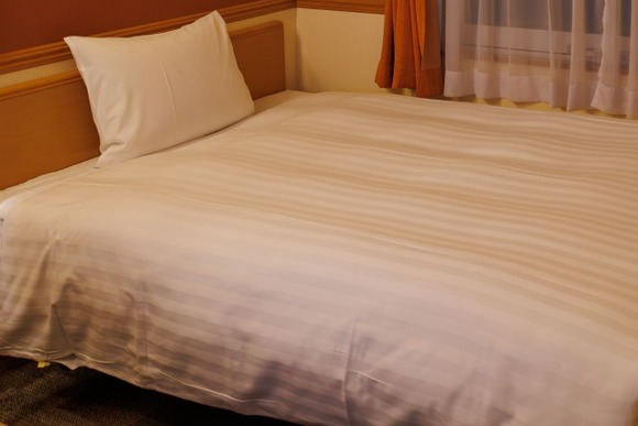 ビジホ宿泊ワイ「コンビニで飯買ってぇ…入浴剤買ってぇ…酒買ってぇ…朝食バイキングしてぇ…」