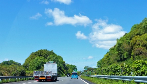 アメリカ、ドイツ「高速道路無料です」  日本「2115年まで徴収しまーす」