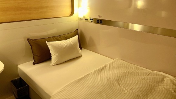 旅行で泊まるホテルって部屋は1畳でも十分だよな