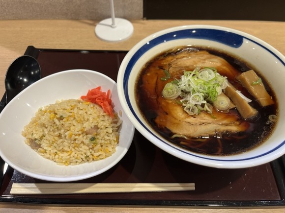 富山ブラックラーメンはまずい←こいつらｗｗｗｗｗｗｗｗｗｗｗ