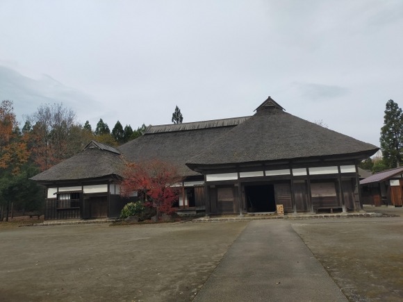田舎「3LDK古民家豪邸プレゼント！0円であげちゃう！」←こういうの