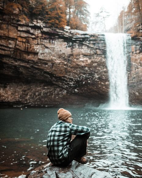 blake-cheek-LyrSJSvNkY0-unsplash (1)
