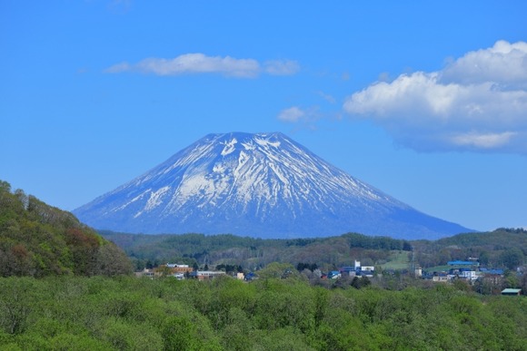 【悲報】男性「富士山の写真撮ったら戦車が写った！w」？？？「ｼｭﾎﾟﾎﾟﾎﾞﾎﾟ！！！」