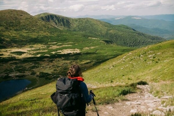 5年前初心者ワイ「登山とかハイキングレベルで楽しめりゃええやろw」