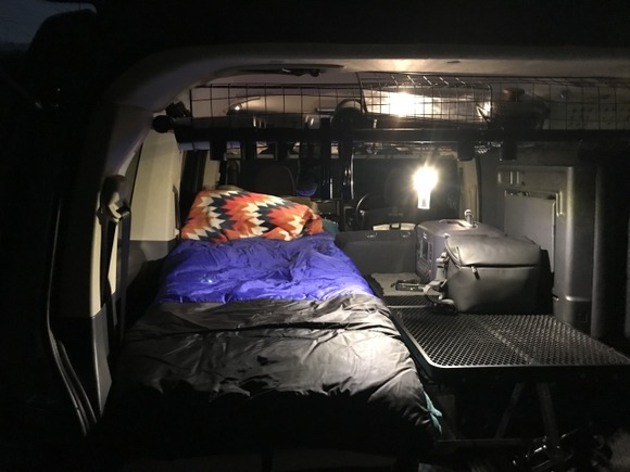 ワイ車中泊、寒すぎて眠れない・・・